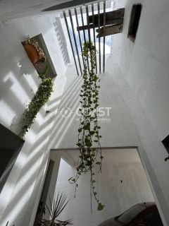 Mansão de Luxo na Atalaia com Unidades Independentes e Alto Potencial