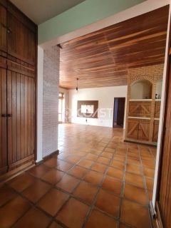 VENDO PRÉDIO COMERCIAL – ESTRUTURA COMPLETA E LOCALIZAÇÃO ESTRATÉGICA