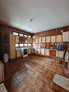 VENDO PRÉDIO COMERCIAL – ESTRUTURA COMPLETA E LOCALIZAÇÃO ESTRATÉGICA