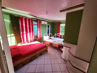 Vendo Casa Exclusiva com 3 Suítes e Vista Deslumbrante para o Rio