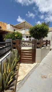 VENDO CASA FRENTE MAR, 4 QUARTOS SENDO 2 SUÍTES, VARANDAS COM VISTA PARA O MAR