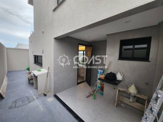 Vendo Excelente Casa no Padang Beach – 261m² | 2 Suítes com Closet | Pé na Areia!