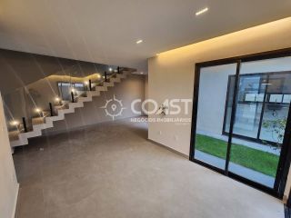 Vendo Excelente Casa no Padang Beach – 261m² | 2 Suítes com Closet | Pé na Areia!