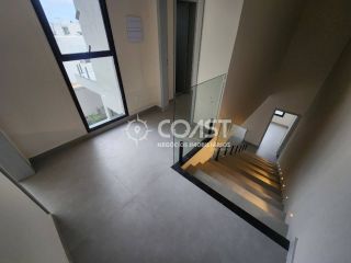 Vendo Excelente Casa no Padang Beach – 261m² | 2 Suítes com Closet | Pé na Areia!