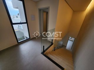 Vendo Excelente Casa no Padang Beach – 261m² | 2 Suítes com Closet | Pé na Areia!