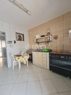 VENDO CASA NO BAIRRO SUÍÇA COM 5 QUARTOS, 3 SUÍTES E GARAGEM PARA 3 CARROS