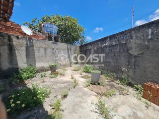 Vendo Casa na Aruana com 2 Quartos, Quintal Amplo e Escritura – Ótima Oportunidade!