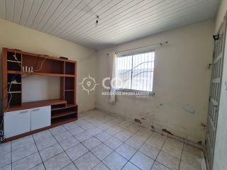 Vendo Casa na Aruana com 2 Quartos, Quintal Amplo e Escritura – Ótima Oportunidade!