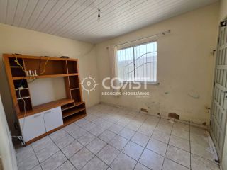 Vendo Casa na Aruana com 2 Quartos, Quintal Amplo e Escritura – Ótima Oportunidade!