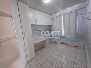 Vendo Casa na Aruana com 2 Quartos, Quintal Amplo e Escritura – Ótima Oportunidade!