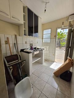 Vendo Casa na Aruana com 2 Quartos, Quintal Amplo e Escritura – Ótima Oportunidade!