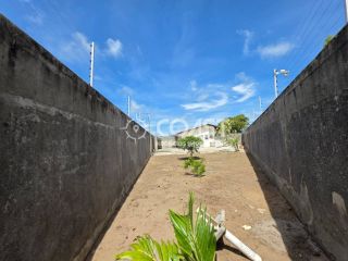 Vendo Casa na Aruana com 2 Quartos, Quintal Amplo e Escritura – Ótima Oportunidade!
