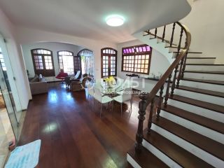 Vendo Casa Frente Mar com Vista Espetacular e Localização Privilegiada