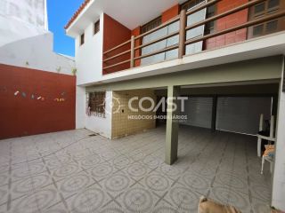 Vendo Casa Frente Mar com Vista Espetacular e Localização Privilegiada