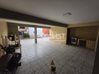 Vendo Casa Frente Mar com Vista Espetacular e Localização Privilegiada