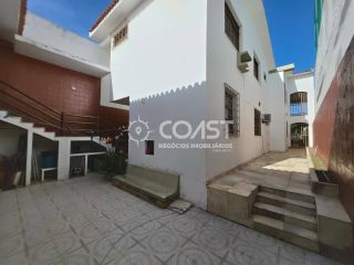 Vendo Casa Frente Mar com Vista Espetacular e Localização Privilegiada