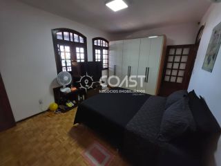 Vendo Casa Frente Mar com Vista Espetacular e Localização Privilegiada