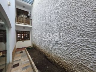 Vendo Casa Frente Mar com Vista Espetacular e Localização Privilegiada