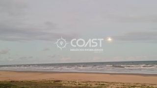 VENDO CASA EM COND. FRENTE MAR, 4 QUARTOS SENDO 2 SUÍTES.