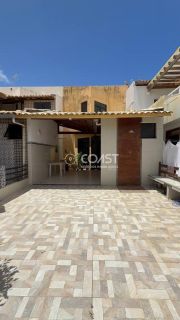 VENDO CASA EM COND. FRENTE PARA PRAÇA E O MAR