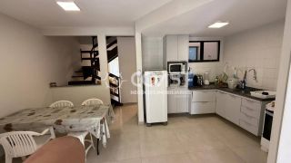 VENDO CASA EM COND. 4 QUARTOS, FRENTE MAR