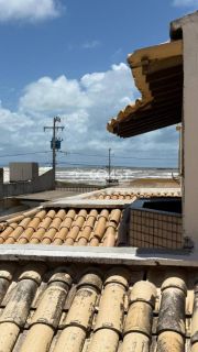 VENDO CASA EM COND. 4 QUARTOS, FRENTE MAR