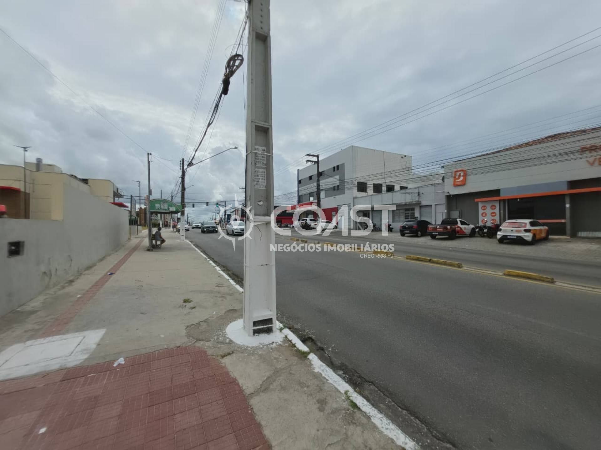 Oportunidade Comercial Premium – Esquina Movimentada na Av. Des. Maynard!