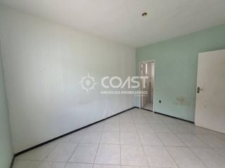 VENDO CASA NA ARUANA , PROX. AO SHOPPING PRAIA SUL.