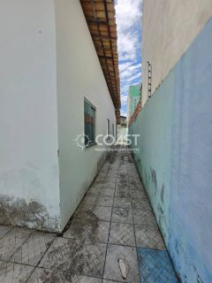 VENDO CASA NA ARUANA , PROX. AO SHOPPING PRAIA SUL.