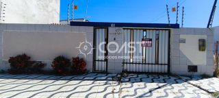 Vendo Casa 3 Quartos c/ Suíte e Quintal Amplo, Próximo ao Shopping Praia Sul.