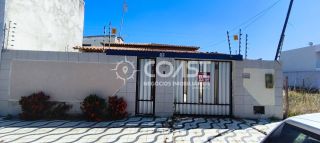 Vendo Casa 3 Quartos c/ Suíte e Quintal Amplo, Próximo ao Shopping Praia Sul.