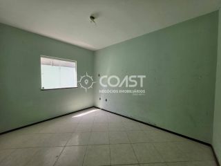 Vendo Casa 3 Quartos c/ Suíte e Quintal Amplo, Próximo ao Shopping Praia Sul.