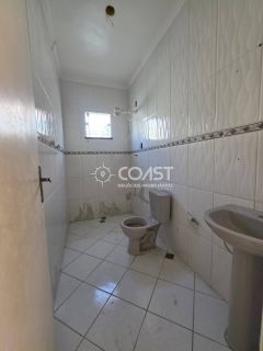 Vendo Casa 3 Quartos c/ Suíte e Quintal Amplo, Próximo ao Shopping Praia Sul.