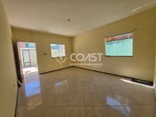 Vendo Casa 3 Quartos c/ Suíte e Quintal Amplo, Próximo ao Shopping Praia Sul.