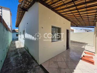Vendo Casa 3 Quartos c/ Suíte e Quintal Amplo, Próximo ao Shopping Praia Sul.