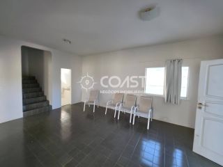 Vendo Casa Espaçosa com 3 Pavimentos e Terraço – Excelente Oportunidade!