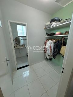 Casa de Alto Padrão com 5 Quartos no Costa Marina