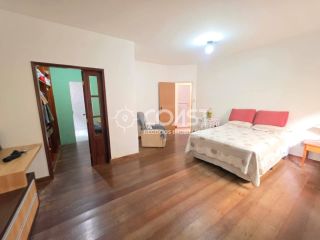 Casa à Venda – Oportunidade Imperdível!
