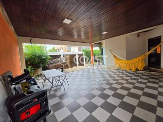 Casa à Venda – Oportunidade Imperdível!