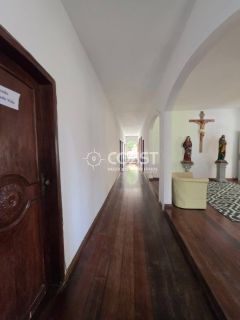 Vendo imóvel comercial no São José: 8 quartos, 3 suítes e 12 vagas.