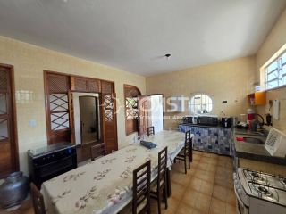 Vendo imóvel comercial no São José: 8 quartos, 3 suítes e 12 vagas.