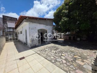 Vendo imóvel comercial no São José: 8 quartos, 3 suítes e 12 vagas.