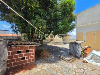 Vendo imóvel comercial no São José: 8 quartos, 3 suítes e 12 vagas.