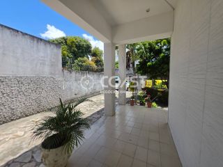 Vendo imóvel comercial no São José: 8 quartos, 3 suítes e 12 vagas.