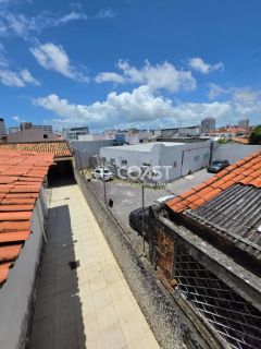 Vendo imóvel comercial no São José: 8 quartos, 3 suítes e 12 vagas.