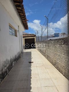 Vendo imóvel comercial no São José: 8 quartos, 3 suítes e 12 vagas.