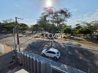 ALUGA-SE CASA AMPLA NA FAROLÂNDIA COM 5 QUARTOS, SUÍTE E 2 VAGAS DE GARAGEM!
