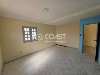 ALUGA-SE CASA AMPLA NA FAROLÂNDIA COM 5 QUARTOS, SUÍTE E 2 VAGAS DE GARAGEM!