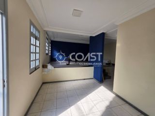ALUGA-SE CASA AMPLA NA FAROLÂNDIA COM 5 QUARTOS, SUÍTE E 2 VAGAS DE GARAGEM!