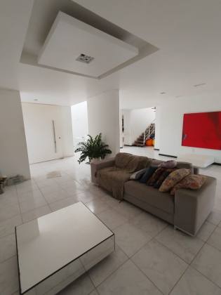 Oportunidade imperdível em Pau Amarelo, Paulista-PE Casa ampla com estrutura completa para conforto e lazer
